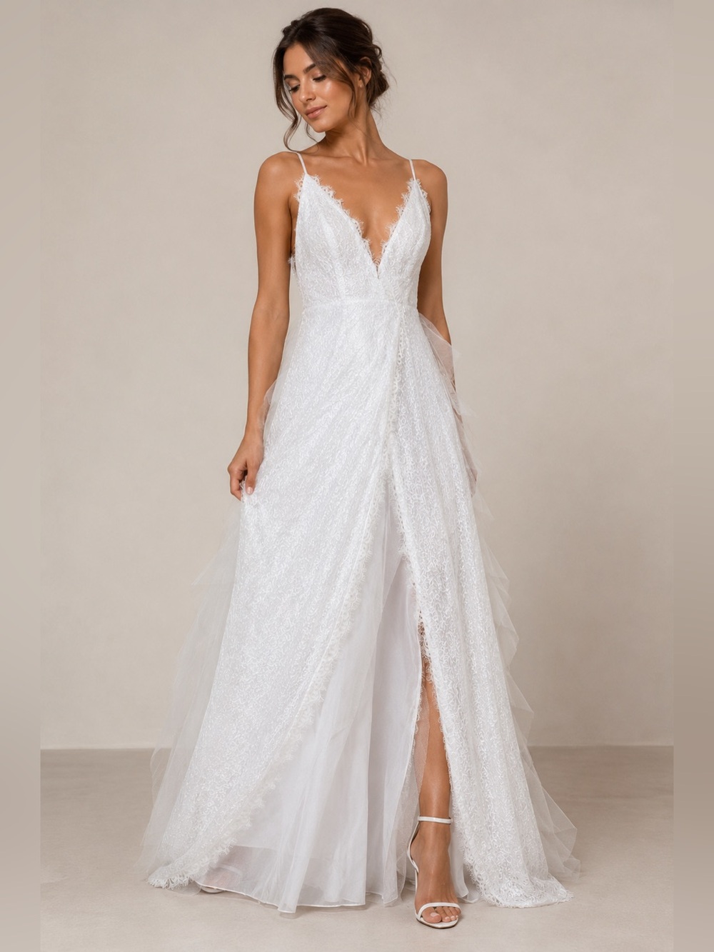 A-Line/Princess Tulle Applique V-neck Sleeveless Sweep/Brush Train Wedding Dress